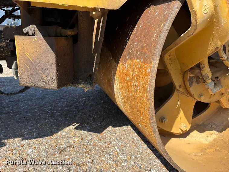 image for item DT0171 1996 Caterpillar CB-224C double drum vibratory roller