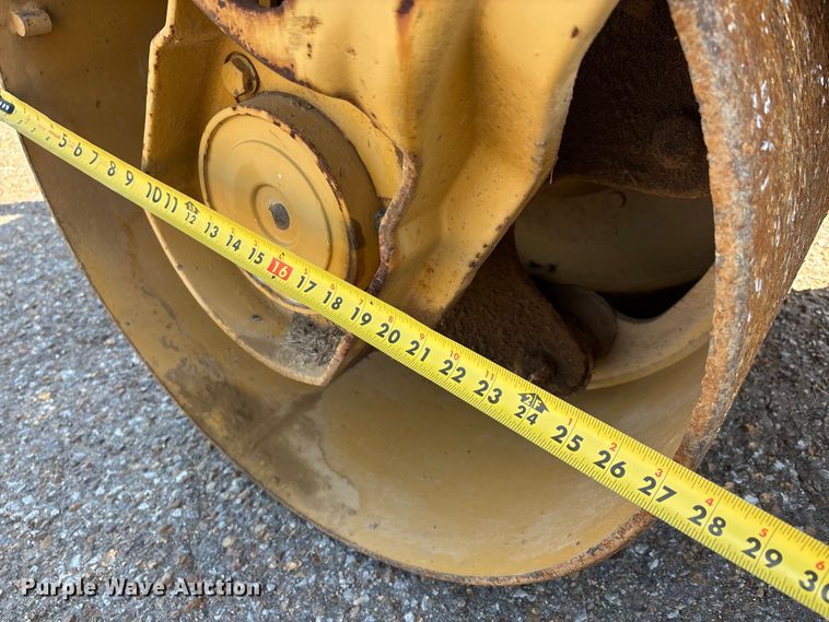 image for item DT0171 1996 Caterpillar CB-224C double drum vibratory roller