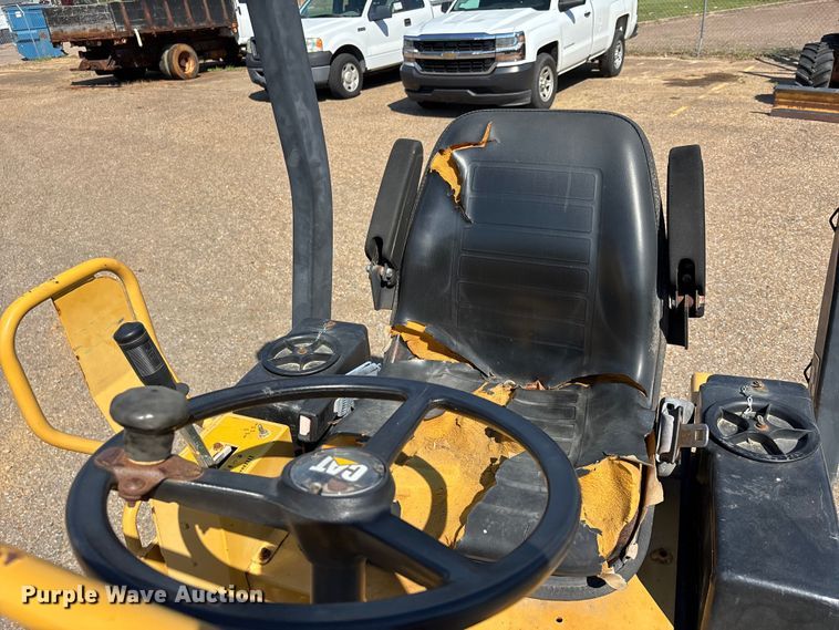 image for item DT0171 1996 Caterpillar CB-224C double drum vibratory roller