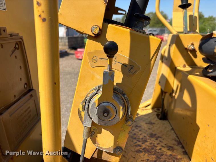 image for item DT0171 1996 Caterpillar CB-224C double drum vibratory roller