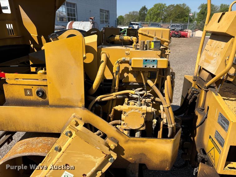 image for item DT0171 1996 Caterpillar CB-224C double drum vibratory roller