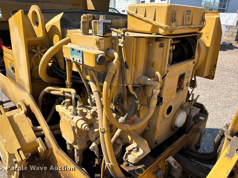 image for item DT0171 1996 Caterpillar CB-224C double drum vibratory roller