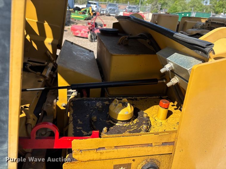 image for item DT0171 1996 Caterpillar CB-224C double drum vibratory roller