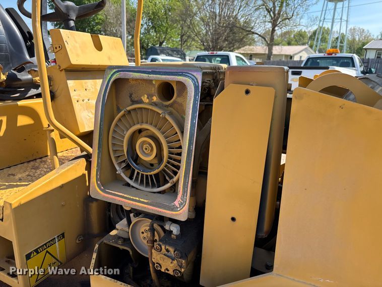 image for item DT0171 1996 Caterpillar CB-224C double drum vibratory roller