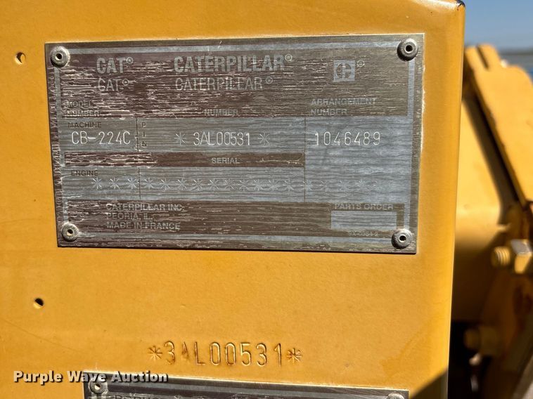 image for item DT0171 1996 Caterpillar CB-224C double drum vibratory roller