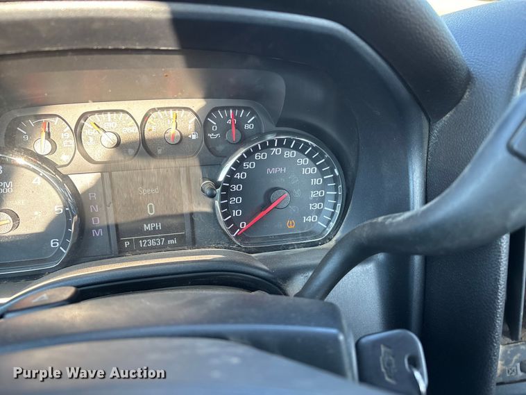 image for item DT0172 2016 Chevrolet Silverado 1500 pickup truck