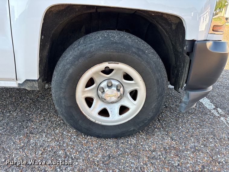 image for item DT0172 2016 Chevrolet Silverado 1500 pickup truck