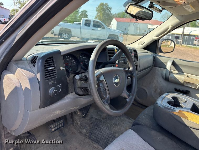 image for item DT0174 2009 Chevrolet Silverado 1500 pickup truck