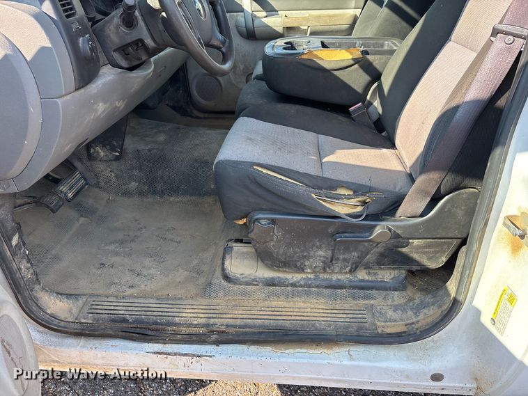 image for item DT0174 2009 Chevrolet Silverado 1500 pickup truck