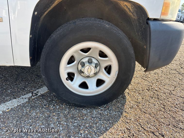 image for item DT0174 2009 Chevrolet Silverado 1500 pickup truck