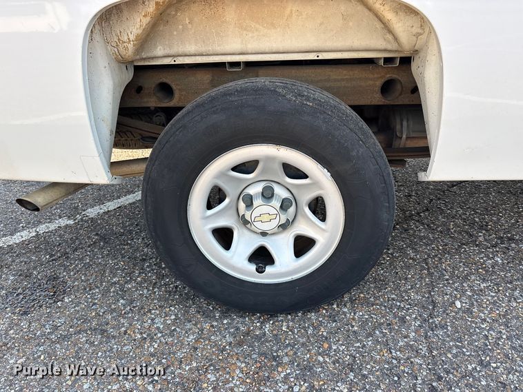 image for item DT0174 2009 Chevrolet Silverado 1500 pickup truck