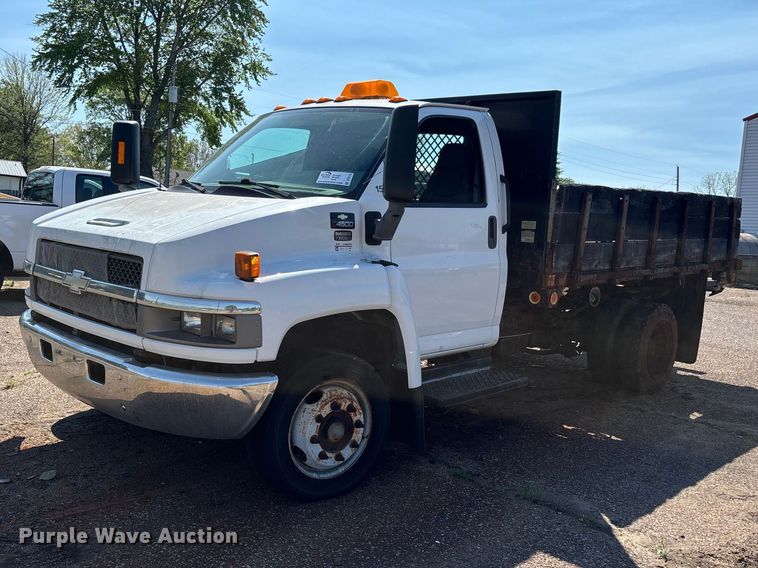 image for item DT0175 2007 Chevrolet C4500 flatbed truck