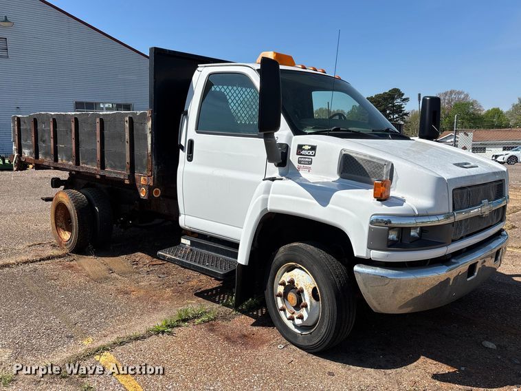 image for item DT0175 2007 Chevrolet C4500 flatbed truck