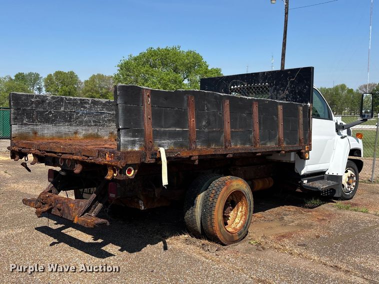 image for item DT0175 2007 Chevrolet C4500 flatbed truck