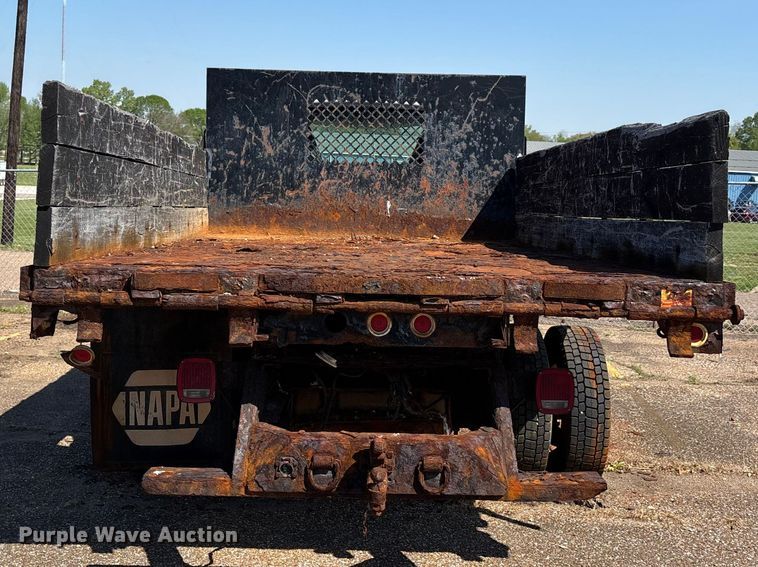 image for item DT0175 2007 Chevrolet C4500 flatbed truck