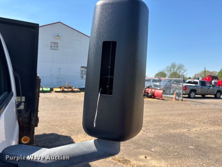 image for item DT0175 2007 Chevrolet C4500 flatbed truck