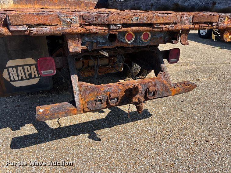 image for item DT0175 2007 Chevrolet C4500 flatbed truck