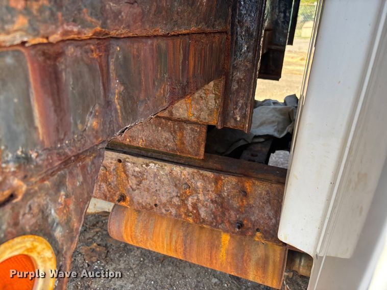 image for item DT0175 2007 Chevrolet C4500 flatbed truck