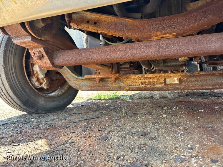 image for item DT0175 2007 Chevrolet C4500 flatbed truck