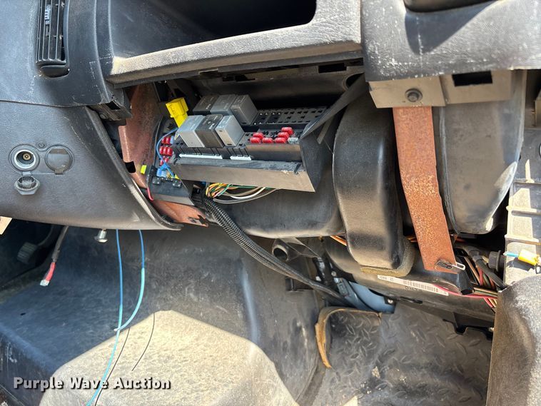 image for item DT0175 2007 Chevrolet C4500 flatbed truck