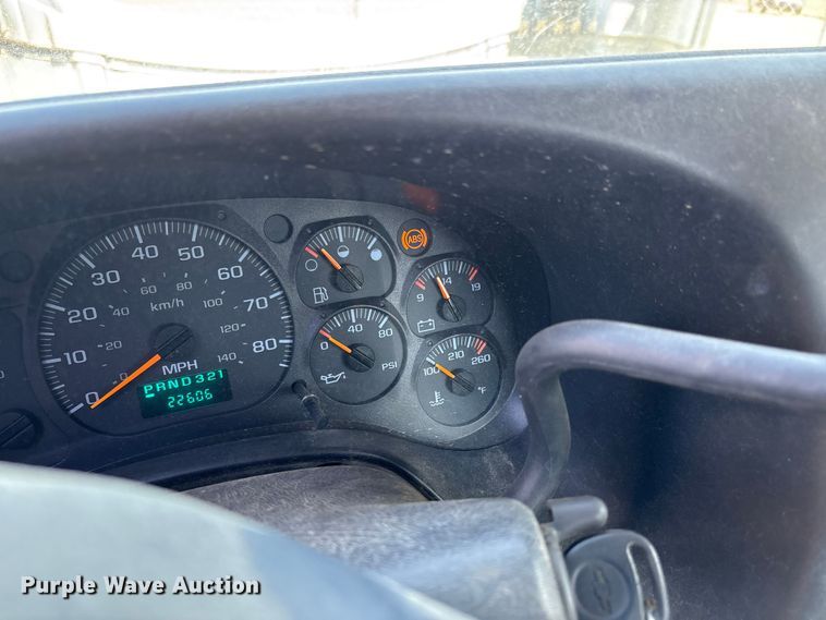 image for item DT0175 2007 Chevrolet C4500 flatbed truck