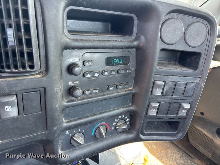 image for item DT0175 2007 Chevrolet C4500 flatbed truck