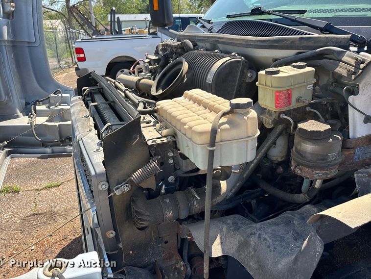 image for item DT0175 2007 Chevrolet C4500 flatbed truck