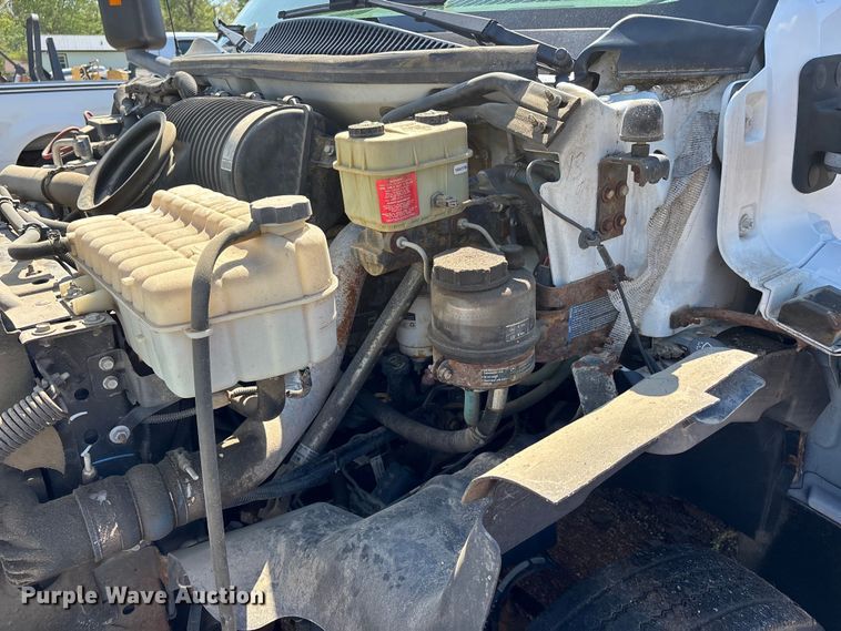 image for item DT0175 2007 Chevrolet C4500 flatbed truck