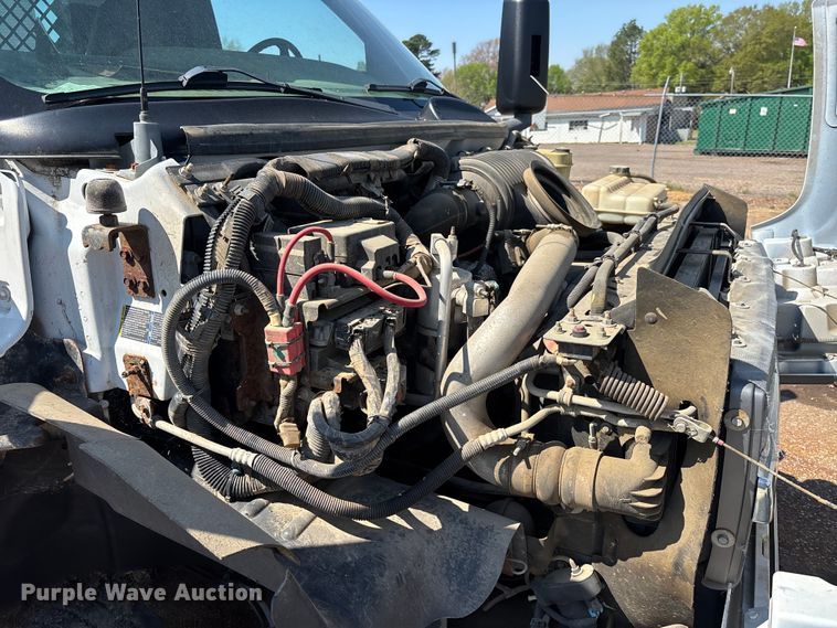 image for item DT0175 2007 Chevrolet C4500 flatbed truck