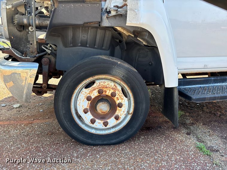 image for item DT0175 2007 Chevrolet C4500 flatbed truck