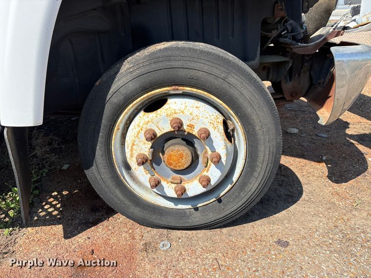 image for item DT0175 2007 Chevrolet C4500 flatbed truck