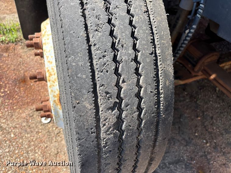 image for item DT0175 2007 Chevrolet C4500 flatbed truck