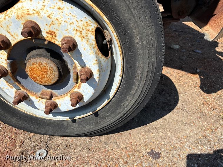 image for item DT0175 2007 Chevrolet C4500 flatbed truck