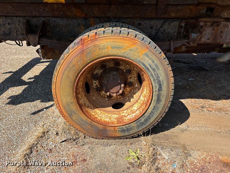 image for item DT0175 2007 Chevrolet C4500 flatbed truck