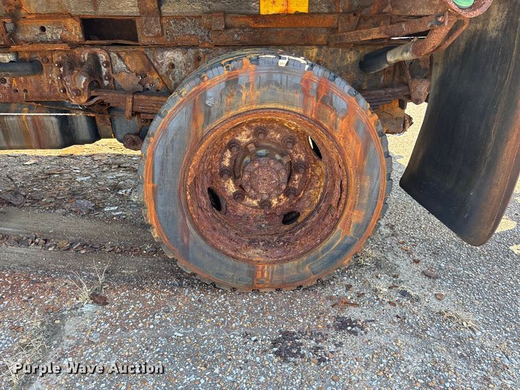 image for item DT0175 2007 Chevrolet C4500 flatbed truck