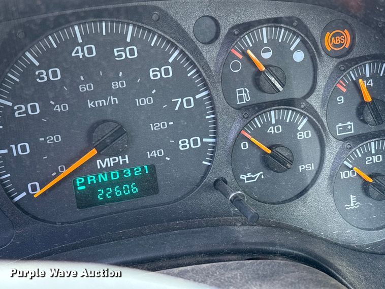 image for item DT0175 2007 Chevrolet C4500 flatbed truck