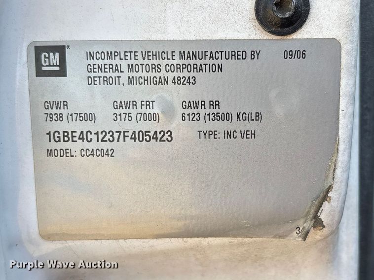 image for item DT0175 2007 Chevrolet C4500 flatbed truck