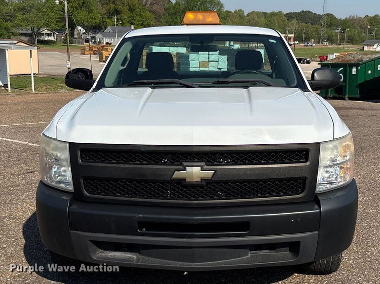 image for item DT0176 2011 Chevrolet Silverado 1500 pickup truck