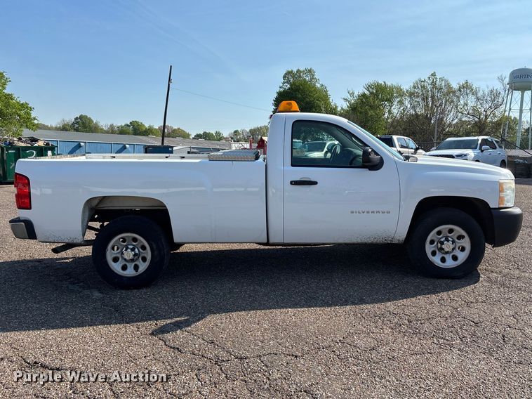 image for item DT0176 2011 Chevrolet Silverado 1500 pickup truck