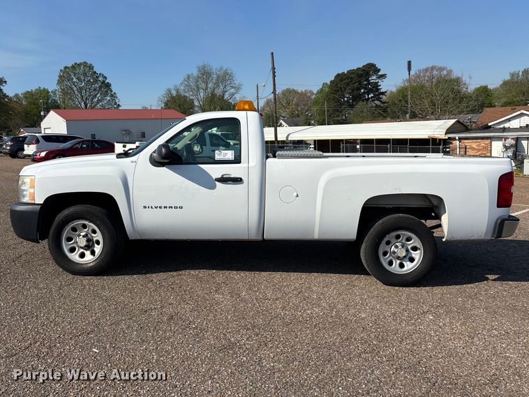 image for item DT0176 2011 Chevrolet Silverado 1500 pickup truck