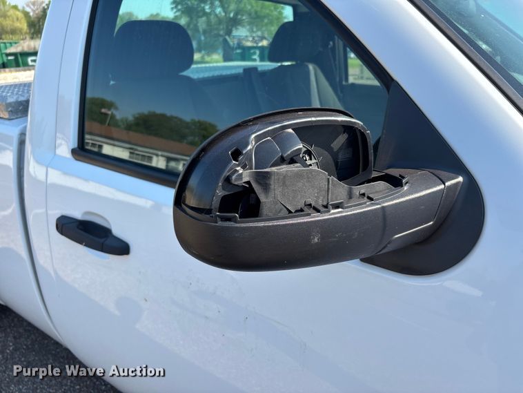 image for item DT0176 2011 Chevrolet Silverado 1500 pickup truck