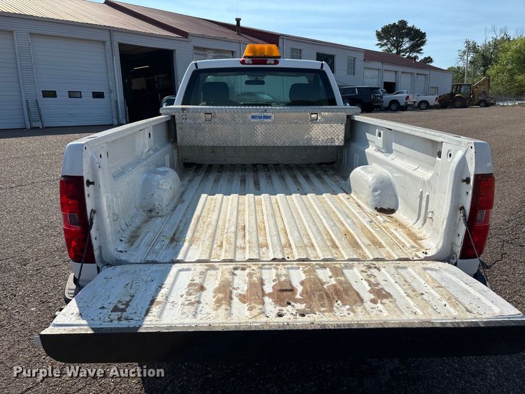 image for item DT0176 2011 Chevrolet Silverado 1500 pickup truck