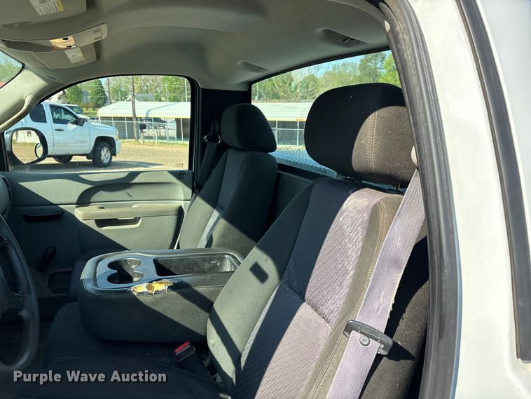 image for item DT0176 2011 Chevrolet Silverado 1500 pickup truck