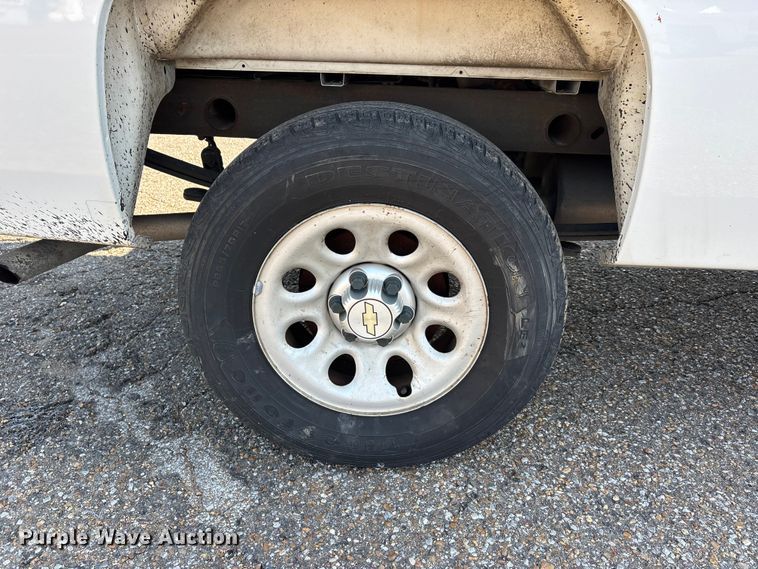 image for item DT0176 2011 Chevrolet Silverado 1500 pickup truck