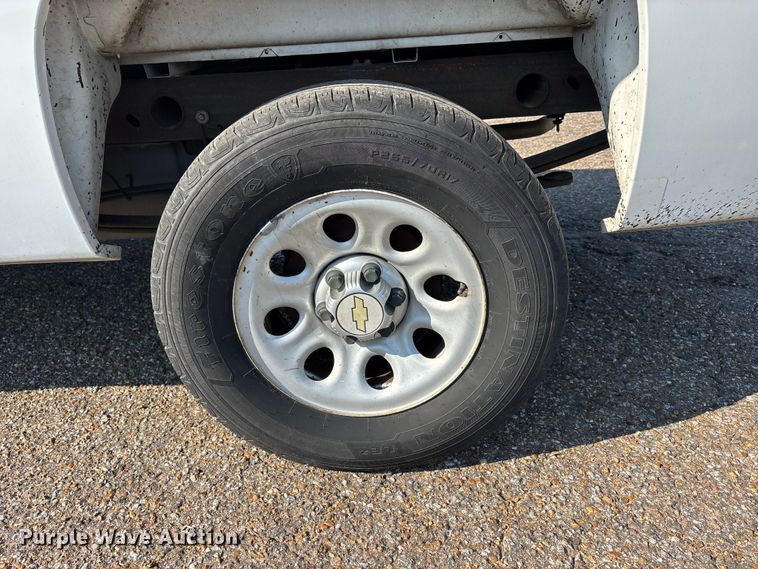 image for item DT0176 2011 Chevrolet Silverado 1500 pickup truck