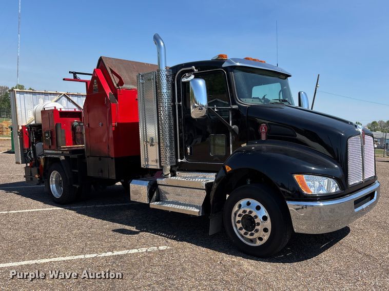 image for item DT0177 2022 Kenworth T3 infrared pothole patcher truck