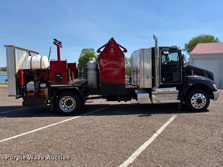 image for item DT0177 2022 Kenworth T3 infrared pothole patcher truck