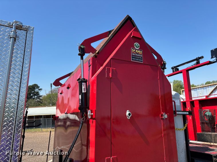 image for item DT0177 2022 Kenworth T3 infrared pothole patcher truck