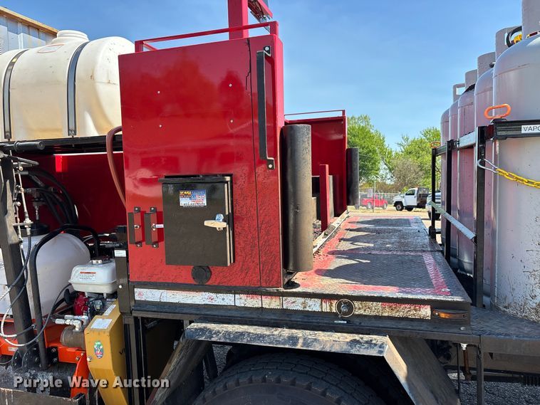 image for item DT0177 2022 Kenworth T3 infrared pothole patcher truck