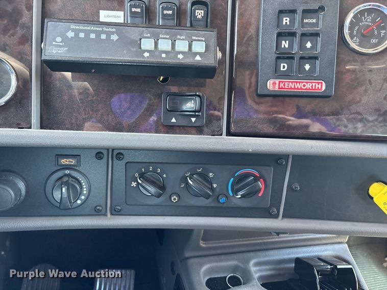 image for item DT0177 2022 Kenworth T3 infrared pothole patcher truck